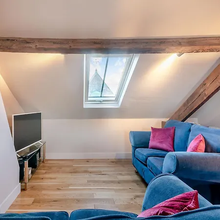 Flat 5, The بيت للعطل